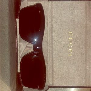 Gucci women’s sunglasses perfect condition